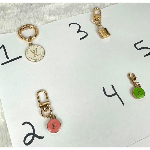 Louis Vuitton Luxury charms from various projects or bags pendant- ONE CHARM! - Picture 4 of 7